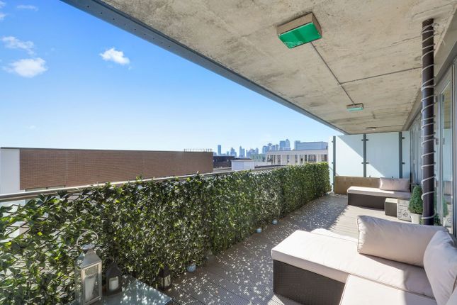 Flat 91, 17 Bessemer Place, London photo 3