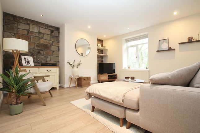 2a Clewer Place, Todmorden photo 3