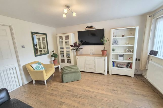 19, Warren Grove, Cleveleys photo 4