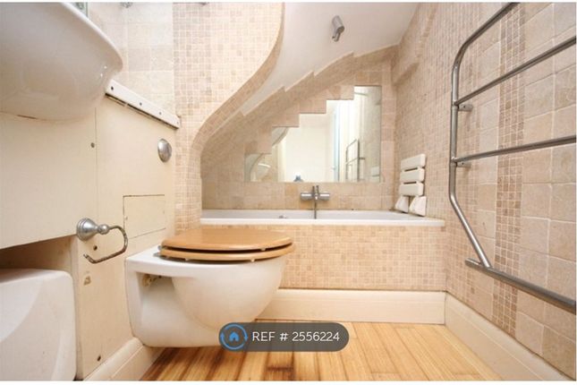 Bell Street Mews, Bell St, Romsey photo 3