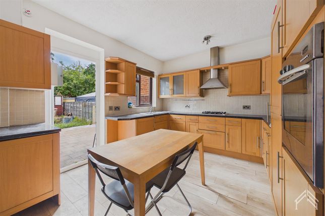 53425234, 34 Alexandra Road, London photo 3