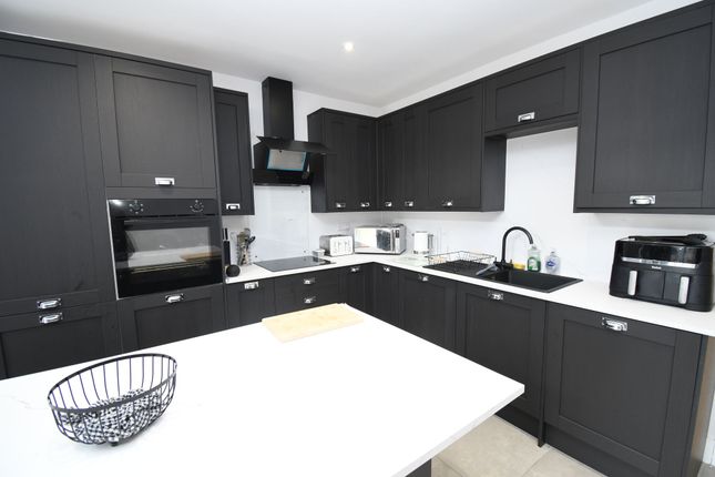 19 Scotta Road, Manchester photo 3