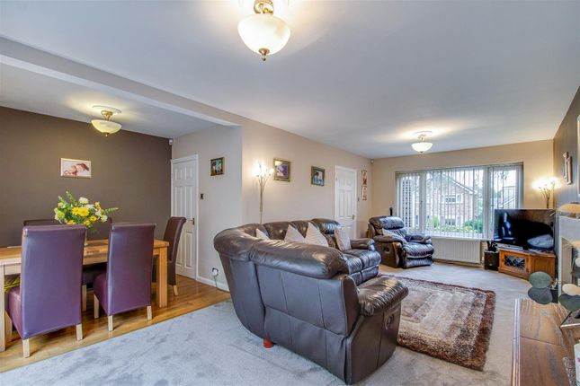 33, Cleveland Grove, Wakefield photo 3