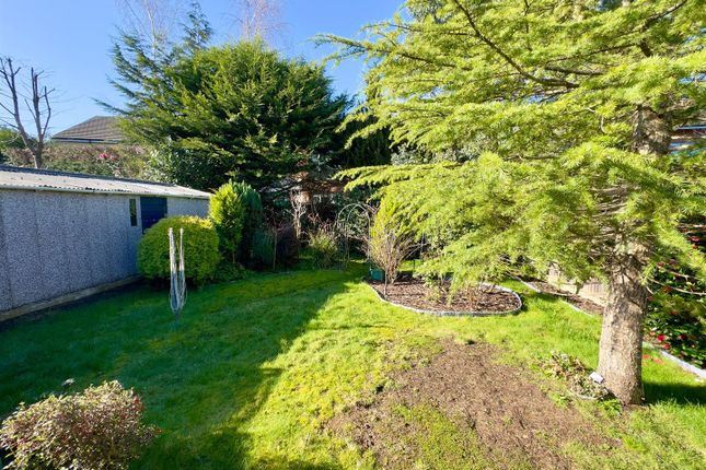 2, Andrews Close, Fleet photo 2