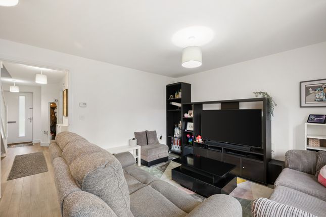 27, Echelon Walk, Colchester photo 4