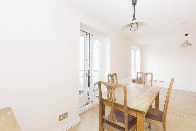 Thumbnail Flat for sale in De Quincey Mews, London