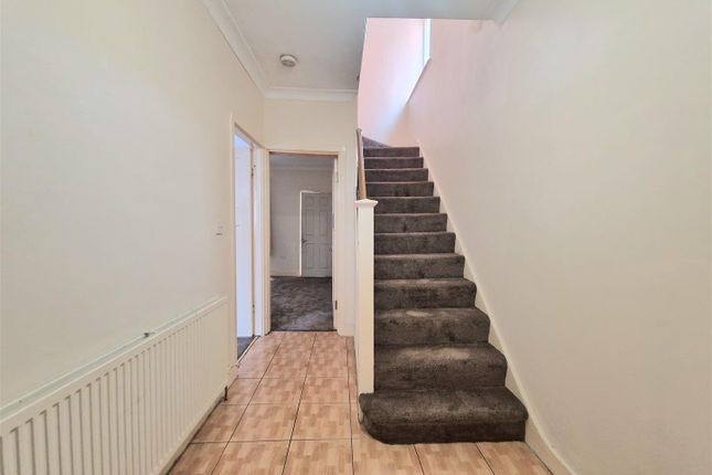 29, Vivian Avenue, Wembley photo 2