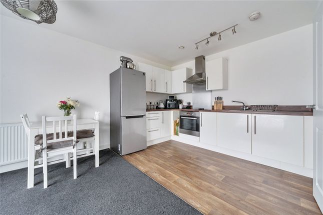 SNG RESALE - 2 Hackwood House,, Kingman Way, Berkshire photo 3