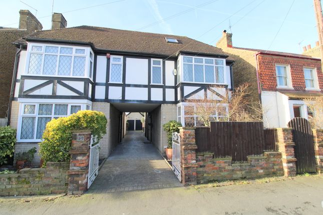 Semi-detached house to rent in Clarendon Road, Ashford