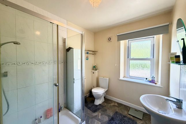 Flat B, 45, Vallis Way, FROME photo 4