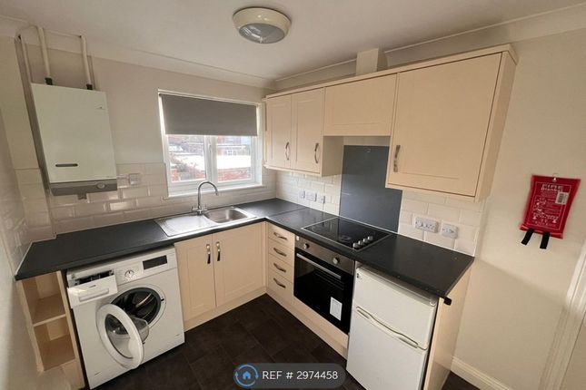 Studio flat on Victoria St, Aylesbury, £740/mo