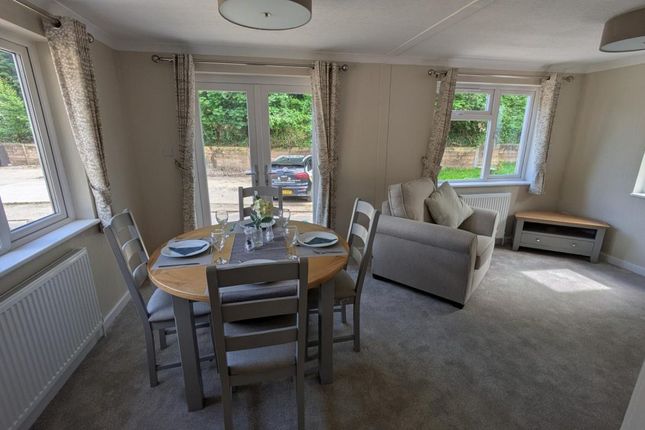 32 Omar Regency In Penwortham Living 1