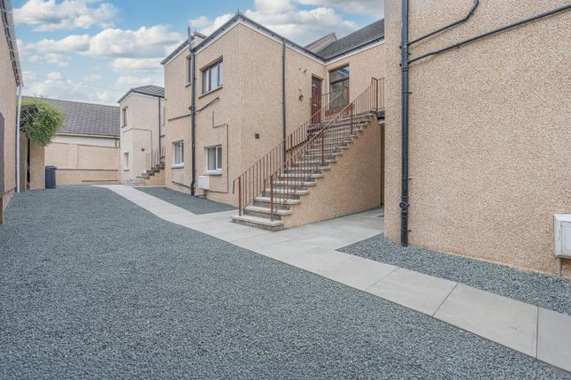 Junction Bar, Flats 1,2, 3 & 4, Perth Road, Cowdenbeath photo 4