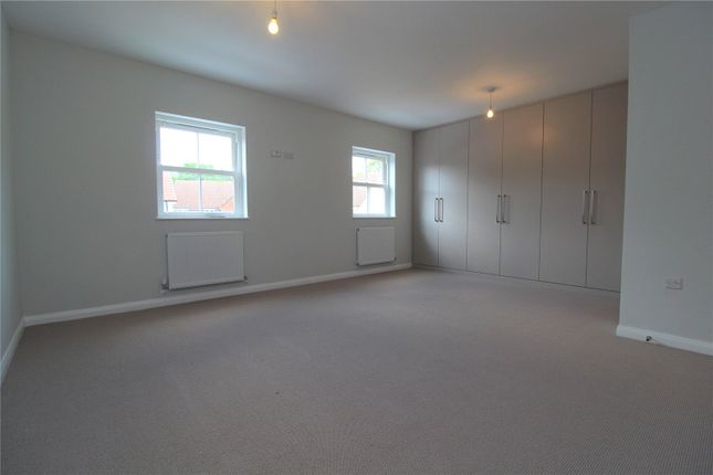 Flat 4, 32, High Street, Ingatestone photo 5