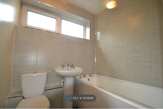 Wellington Place, Chester photo 5