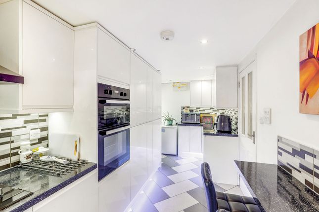 458 Woodborough Road, Nottingham photo 4