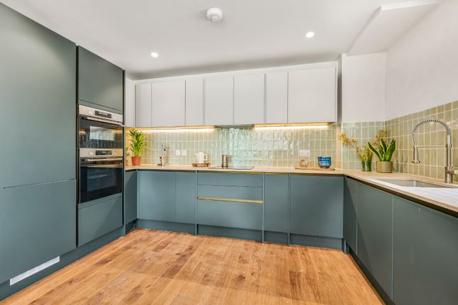 Manerium House, 2, Manor Park, London photo 2
