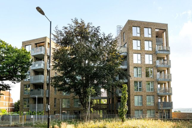 Flat 28, 49, Beulah Hill, London photo 4