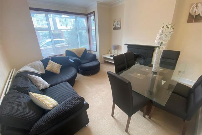 25, Montgomery Road, Edgware photo 2