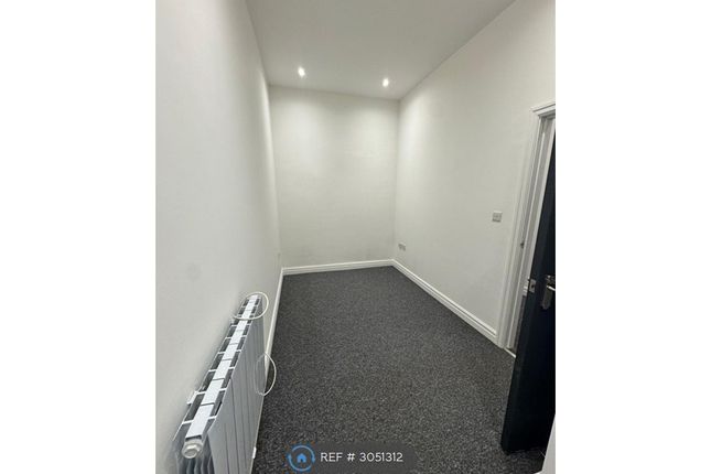 Flat, Dickenson Road, Manchester photo 3