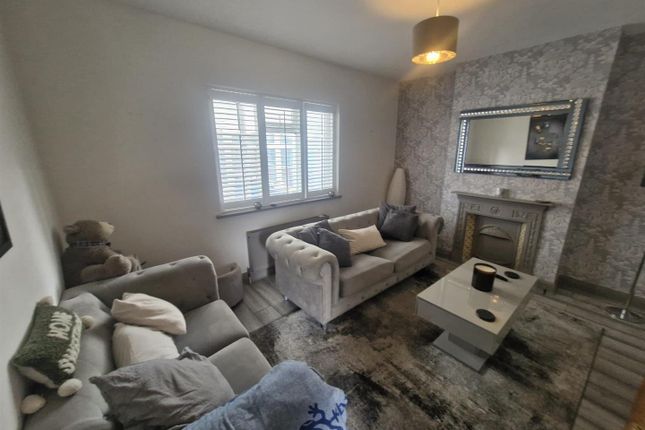 3, Burnham Road, Romford photo 4