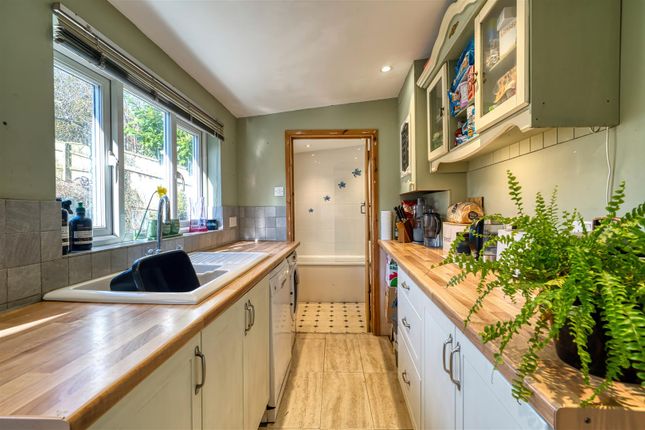 25, Slades Hill, Templecombe photo 2