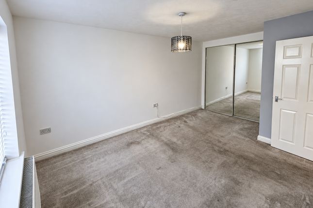Flat 3 125, High Street, South Dunstable photo 4
