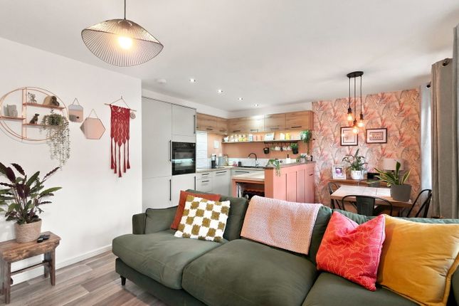7, Selside Court, Manchester photo 5