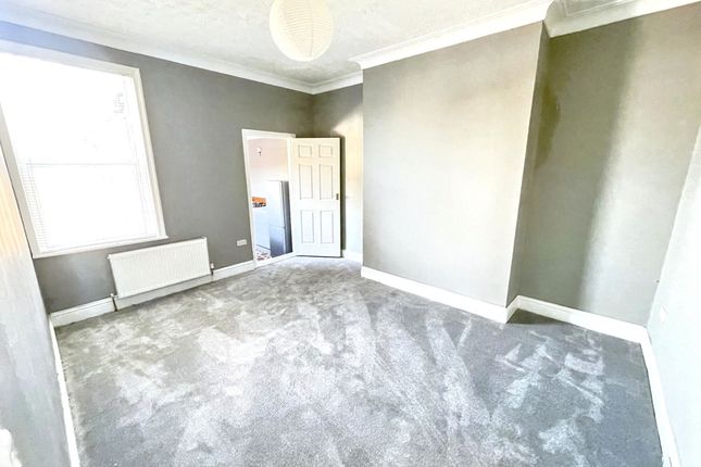 17, Coleridge Avenue, South Shields photo 2