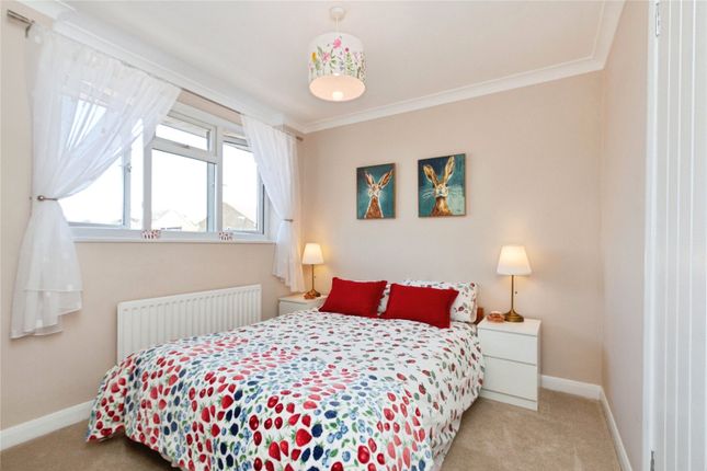 11, Bourne Court, Hampshire photo 4