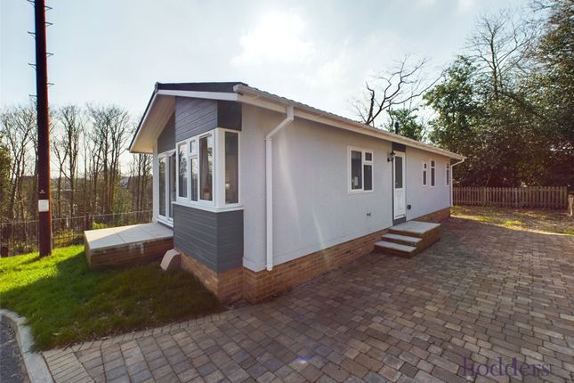 Mobile/park home for sale in Holloway Hill, Lyne, Surrey