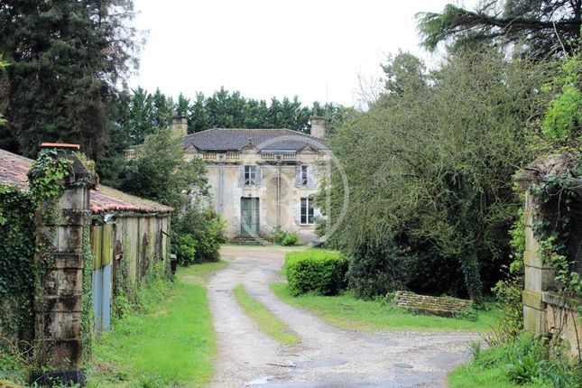 Property for sale in Saintes, 17770, France, Poitou-Charentes, Saintes, 17770, France