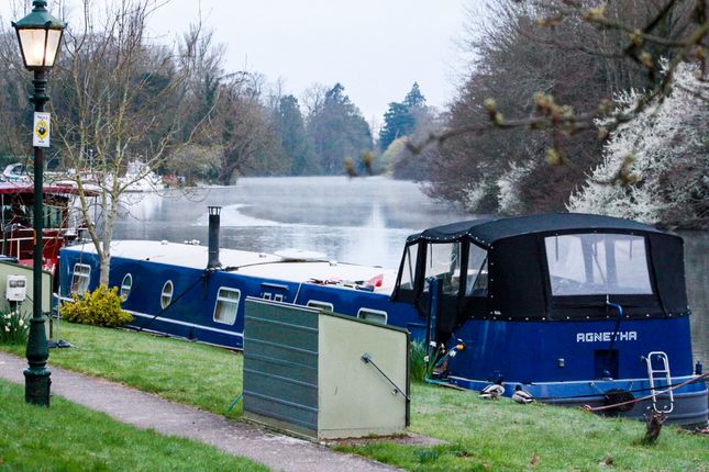 Houseboat for sale in Maidenhead Road, 11 The Moorings, Windsor