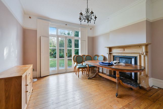 ** Wood5ide ** House, Copthorne Bank, Crawley photo 4