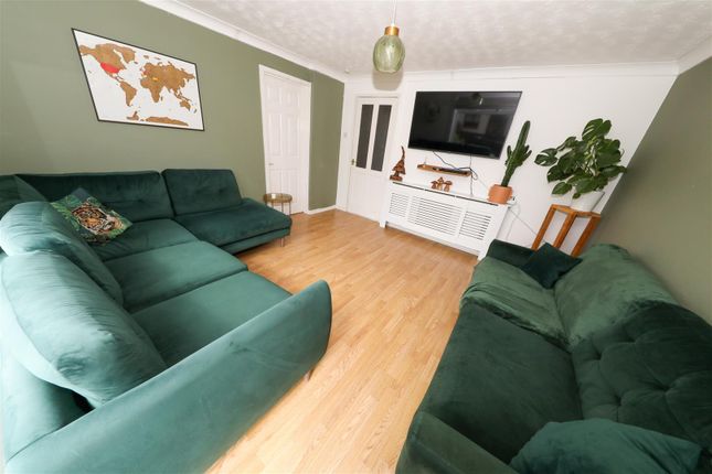 97, Dunbeath Drive, Glenrothes photo 5