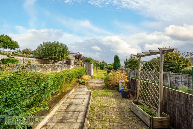 18, Castle Avenue, West Yorkshire photo 2