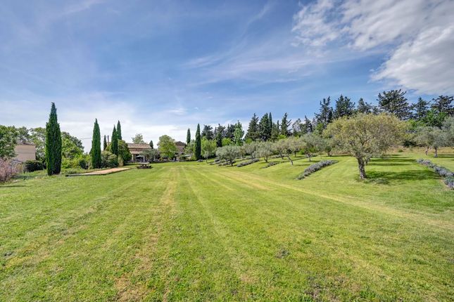 Villa for sale in L Isle Sur La Sorgue, The Luberon / Vaucluse, Provence - Var