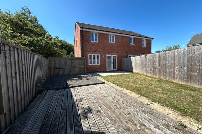 14, Red Road, Northamptonshire photo 2