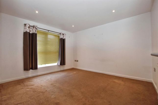 Flat for sale in Station Road, Hessle