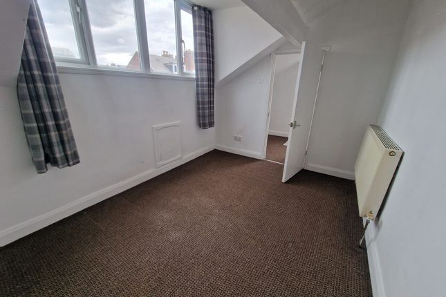 21 Kelsall Grove, Leeds photo 4