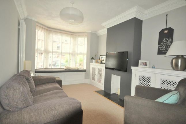 24, Acme Road, Watford photo 3