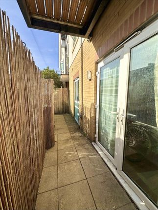 80, Featherstone Road, Southall photo 5