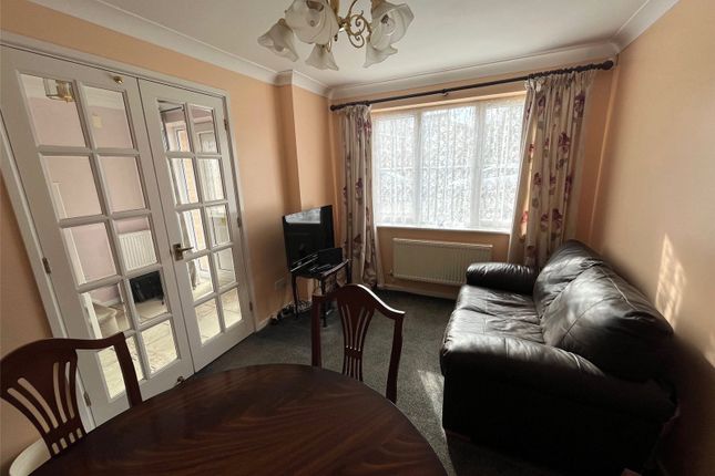1, Preston Drive, Northamptonshire photo 3