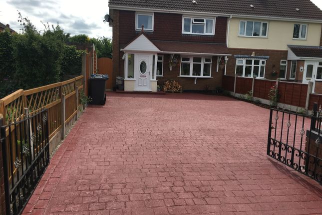 Thumbnail Semi-detached house to rent in Westleigh Road, Wombourne, Wolverhampton