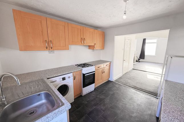 2-bed house on 67 Egton Street, Hull, £680/mo