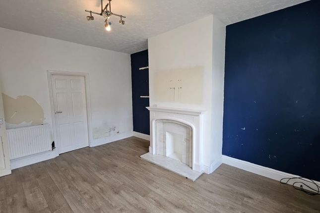 5, Adelphi Road, Huddersfield photo 2
