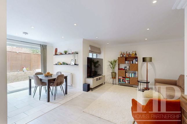 1 Woodwards, Crawley photo 3