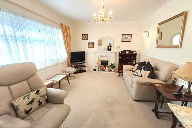 1, Maple Walk, Porthcawl photo 2