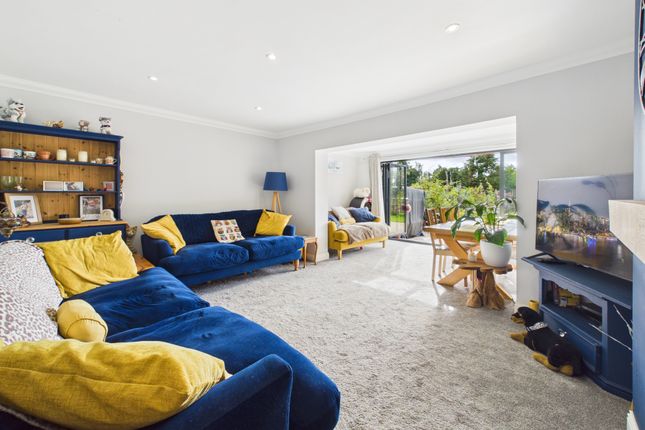 17 Trees Avenue, High Wycombe photo 4