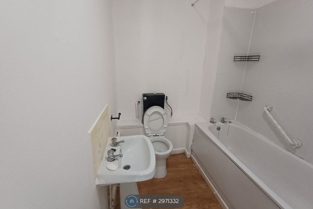 Flat, Church St, Abertillery photo 5